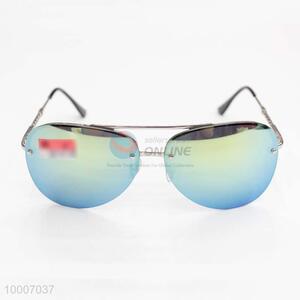 Fashionable metal <em>sunglasses</em> with blue mirror lense