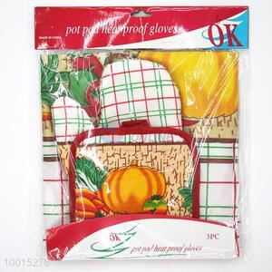 Wholesale A Set of Pumpkin Polyester Insulation Mat/<em>Pot</em> Holder，Microwave Oven Glove and Apron