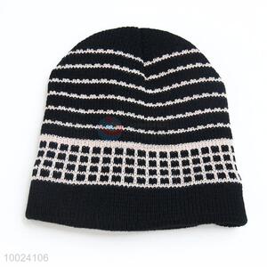 Black and White Streak Pattern Beanie Cap/Knitted Hat for Winter