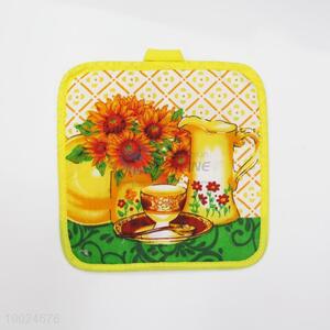 Square sunflower pattern <em>pot</em> holder for home use