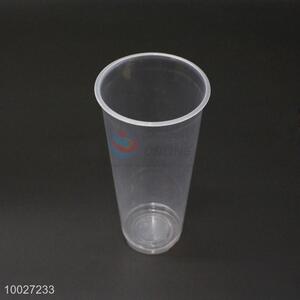 <em>Disposable</em> Transparent Plastic Cup