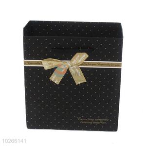 Elegant bowknot design paper gifts bag with handle <em>ribbon</em>