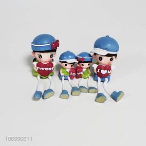 Suitable price outsteam couple doll resin craft for desk decoration
