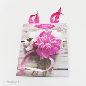 Contracted Design Flowers Printing <em>Paper</em> Party Gift Bag With <em>Handles</em>