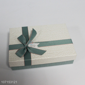 Wholesale fashion luxury paper gift box with <em>ribbon</em> closure