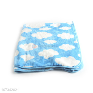Factory Sell White Clouds Pattern Warm Soft Cozy Flannel Blanket