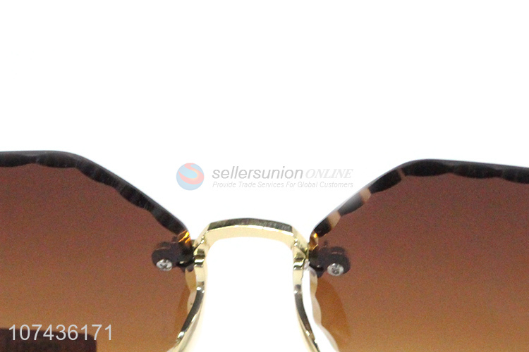 Latest arrival personalized women frameless sunglasses wholesale sunglasses