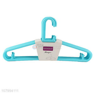 Most popular non-slip plastic clothes hanger eco-friendly pp coat hangers