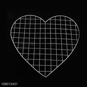 China factory heart shaped photo wall dormitory iron grid photo wall pannel