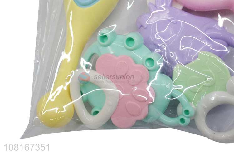 Cheap price baby toys portable teether rattle set