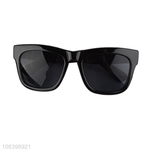 Good quality UV400 protection lightweight <em>sunglasses</em> for women and men
