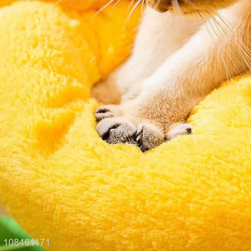 Hot sale flower shaped soft warm washable cat cushion bed cat nest