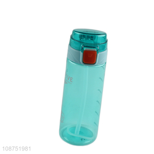 Custom logo 600ml plastic water bottle with silicone <em>straw</em> and handle