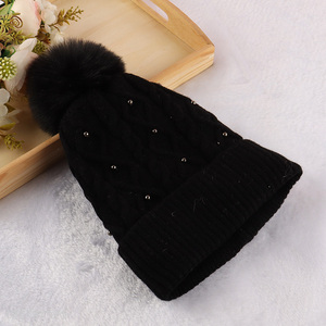 Yiwu market women's winter warm beanie skull cap cuffed hat