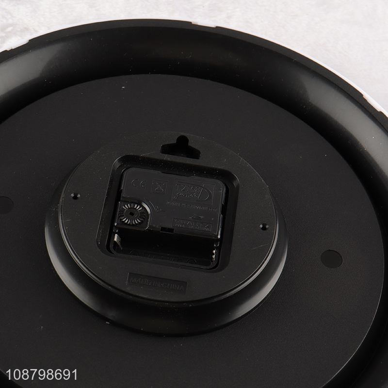 Factory price battery operated round silent plastic wall clock