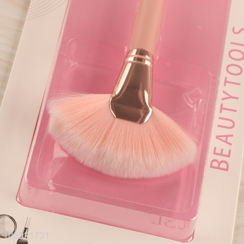 Top sale fan shaped makeup brush for beauty tool