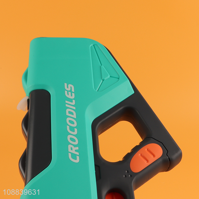 Wholesale electric crocodile water gun squirt gun for kids