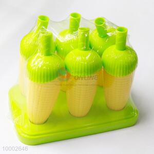 Corn-shaped ice cube tray with lid