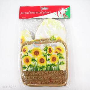Wholesale Sunflower Insulation Mat/<em>Pot</em> and Microwave Oven Glove Set