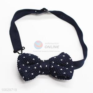 Dark blue heart-shaped pattern bow tie