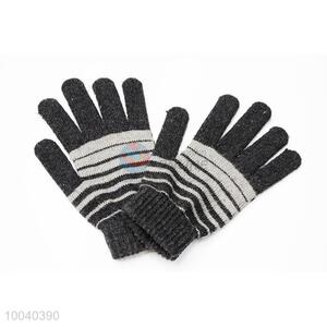Wholesale Gray Streak Pattern Knitted Gloves