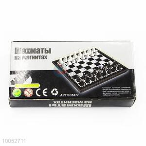 Plastic Magnetic Chess With Color Box