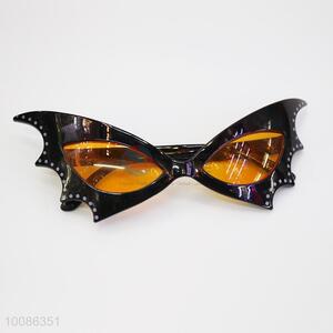 Swing of pterosaur shaped plastic glasses/glasses for party