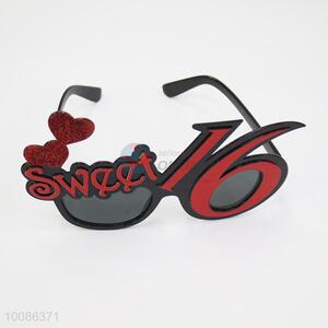 Sweet 16 shaped plastic glasses/glasses for party