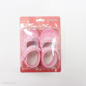 Dot pattern pink newborn baby shoes