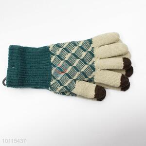Good quality acrylic warm gloves