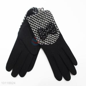 Black & White Plaid Pattern Mirco Velvet Gloves with Bowknot