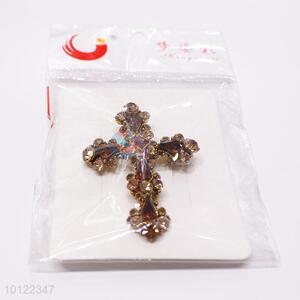 Cross Shaped Crystal Brooch Pin for Promotion