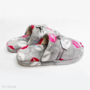 Factory Hot Sell Grey Household Warm Slipper with Lip Print