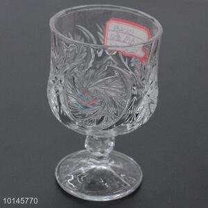 Decorative red wine glasses cup