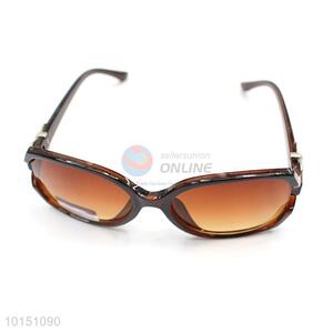 New Design Resin Lenses Outdoor Sunglasses