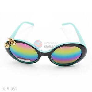 Fashion Ladies Sunglasses With Gold Flower