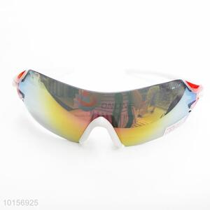 New design high quality fashionable sports goggle