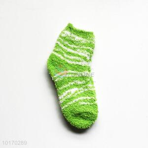 Promotional Wholesale Green Polyester Socks for Keeping Warm