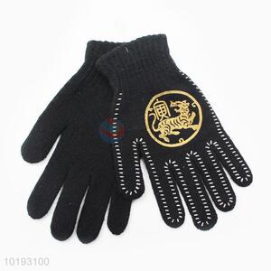 China Factory Customized Gloves With Special Design