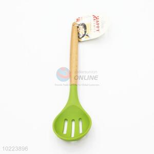 Hot sales best fashion style green leakage ladle