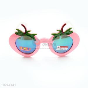 Fashion Design Strawberry Shape Flower Framed Sunglasses For Children