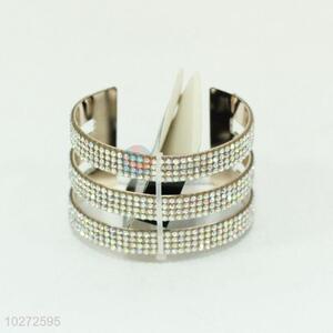 Delicate Design Alloy Bangle Fashion Bracelet For Women