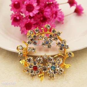 China Factory Rhinestone Paved Alloy Brooch for Clothes