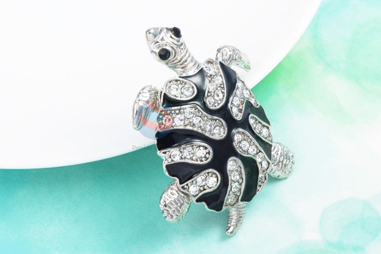 Nice design tortoise brooch for promotions