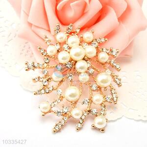 Delicate fashion custom pearl brooch