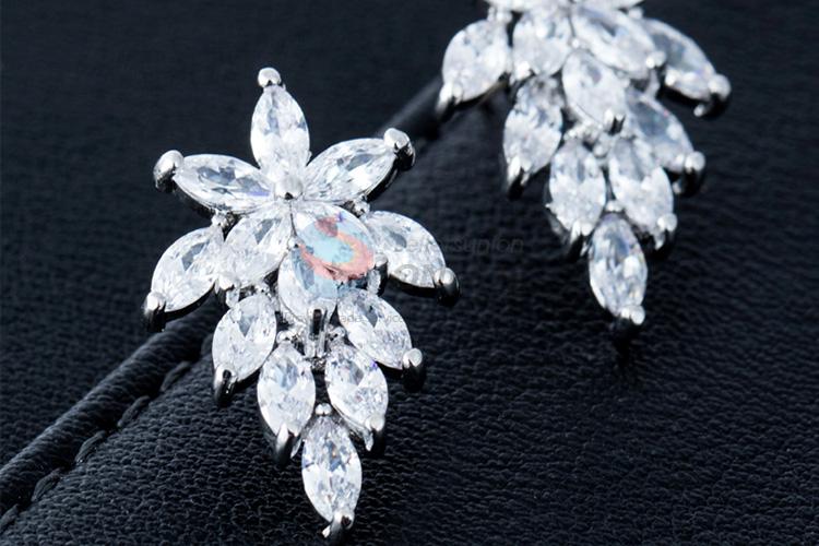 Low price factory promotional leaf zircon earrings