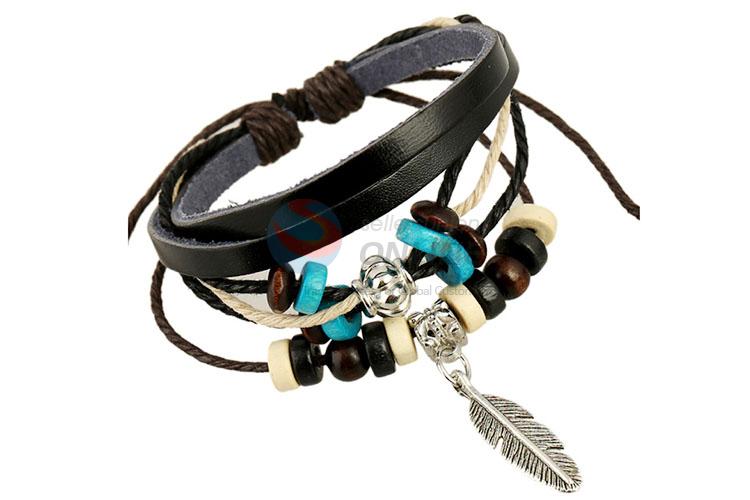 Fashion Leather Bracelet With Leaf Shape Pendant