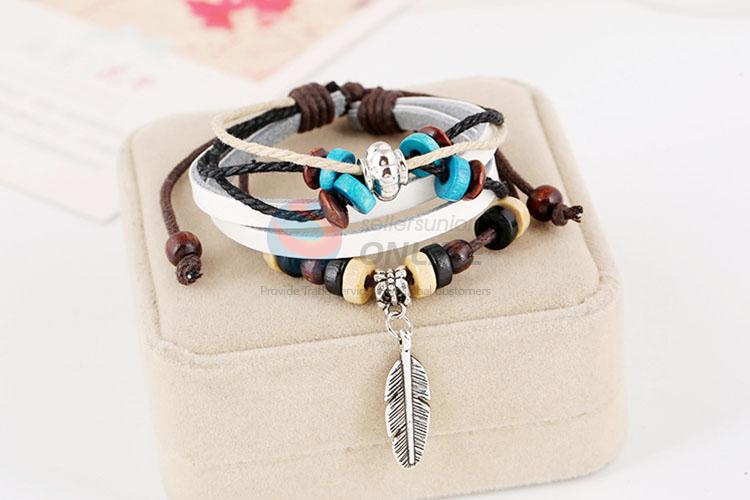 Fashion Leather Bracelet With Leaf Shape Pendant