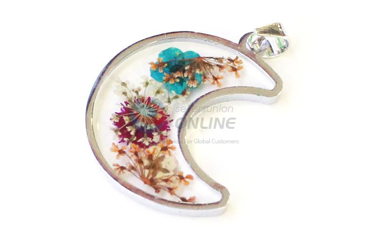 Cute Moon Shape Zinc Alloy Pendant Real Flower Pendant