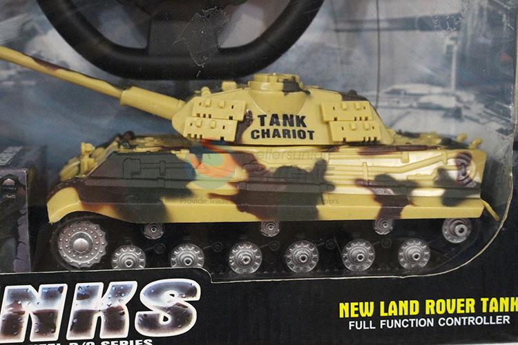 Factory Hot Sell 4 Channels R/C Land Rover Tank with Steering Wheel and without Battery